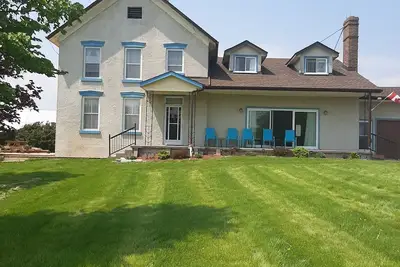 Image de Wolfe Island Bayview Farmhouse