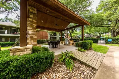 Image de Arboretum Getaway. 10 min to the Domain.