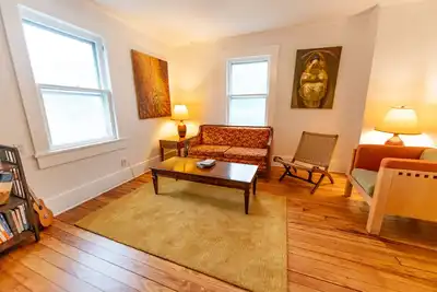 Image de Vintage Space! 60 Seconds from Downtown Lee Summit