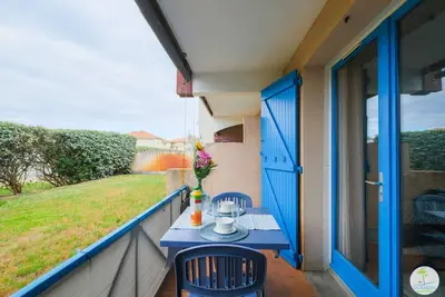 Image de Appartement avec Terrasse pour 2 ou 4 personnes classé 1 étoile à 2 pas des plages.