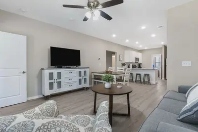 Image de New Construction! Spectacular location close to the Branson Strip, Lake & Sdc! !