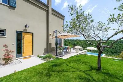 Image de Villa avec piscine chauffée