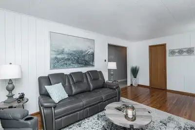 Image de Discounted Oasis! 5 Star-3 Bedroom Showstopper 4 Minutes to Mayo Clinic!