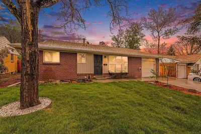 Image de Mile Hi: Amenities Galore