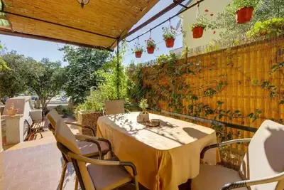 Image de Appartement de deux chambres avec la terrasse Mali Losinj (A-20930-a)