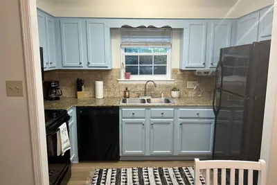 Image de Cozy Townhome by Rez, Sleeps 6, Centrally Located, Pet Friendly, Community Pool
