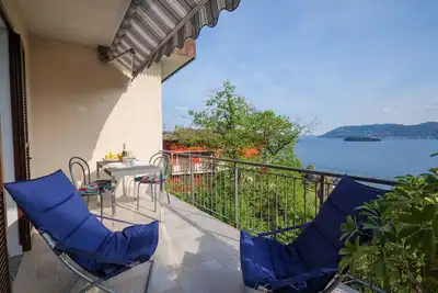 Image de 2½-zimmer-wohnung mit Balkon mit Seesicht und Parkplatz