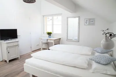 Image de Hotel rooms Bornholm - ediths Wohnen