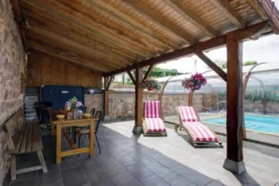 Image de Petite maison \"Gite Les Cerisiers\" avec terrasse privée, jardin privé et Wi-Fi