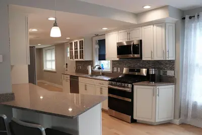 Image de Newly renovated close to local beaches with Central A/C