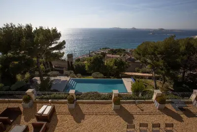 Image de Bastide vue mer Marseille avec piscine