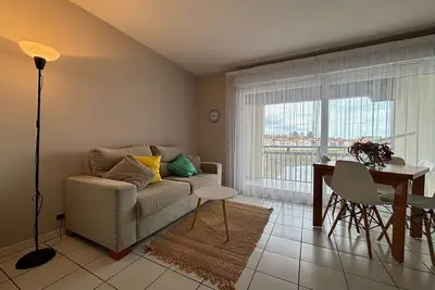 Image de Appartement avec Terrasse Proche Plage et Parking Gratuit