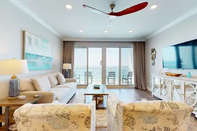 Image de Sterling Sands 807 Gulf Front Stunning view & full reno Perfect beach retreat