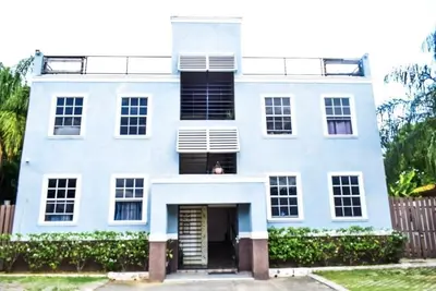Image de Up Town Kingston- Romantic Sky View- 5 Mins Boulevard Super Centre