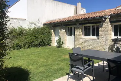 Image de charmante maison de village rétais rénovée 8 personnes