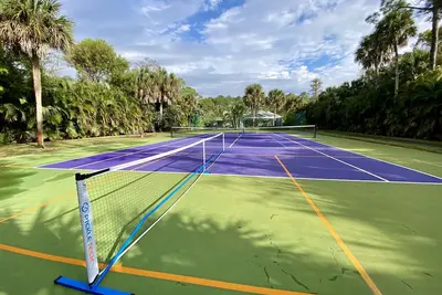 Image de Ultra-Private Naples Luxury Estate, Huge Pool, Two Pickleball Courts -April Sale