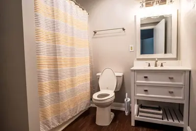 Image de King Centered Downtown Lafayette