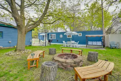 Image de Walk to Lake Huron: Pet-Friendly Caseville Cottage