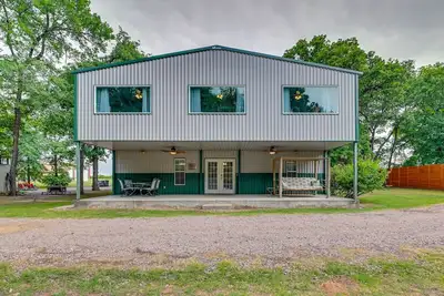 Image de Spacious Lake Texoma Vacation Rental w/ Game Room!
