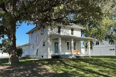 Image de The Kato Farmhouse - Located Near Ball fields, Golf Course, & Bike Trails