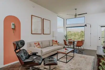 Image de Million Dollar View - \"Vista Verde\" 2b/2b Condo