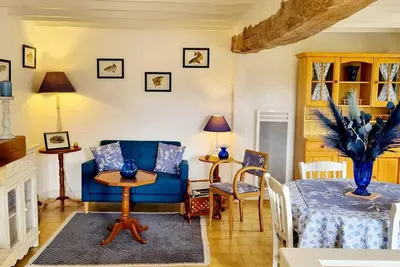 Image de Charmant gîte au bord de l'eau avec terrasse et cheminée