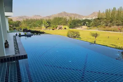Image de Black Mountain Golf, Fabulous View Villa