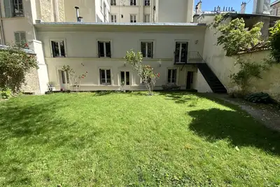 Image de Le Petit Versailles - Maison centre ville au calme - A deux pas du château