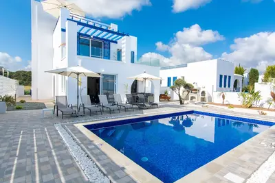 Image de Global Latchi Villa - a villa that sleeps 6 guests in 3 bedrooms