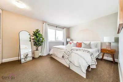 Image de Cozy 3bd w/Ac, Patio, Theatre Room | 15 min to Dt