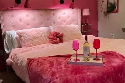 Image de Pinkalicious Paradise 1bd/1Bath Galleria/Downtown