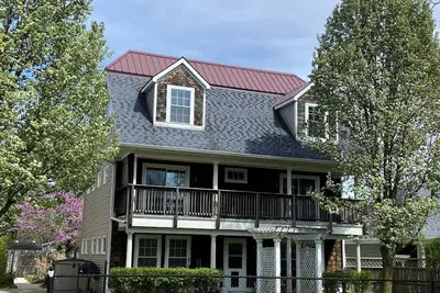 Image de Large Townhouse overlooking Bellaire 2 blocks away