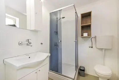 Image de Apartment mit Balkon im Zentrum von Vodice