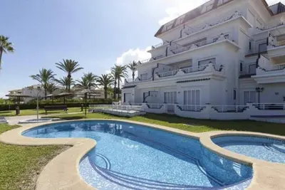Image de Apartamento en 1ª Línea de Playa en Denia