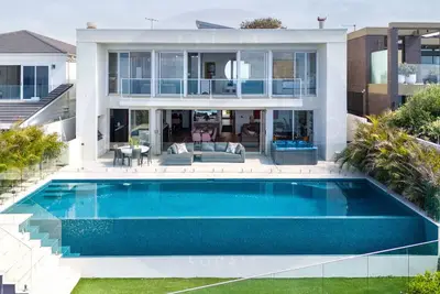 Image de Villa Lola: The Epitome of Style and Sophistication