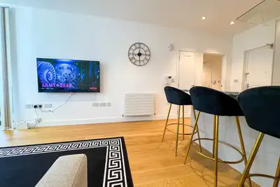 Image de Us Embassy Versace Suite + Balcony + 1gb Wifi +Netflix Hdtv @LuxuryLondonStays