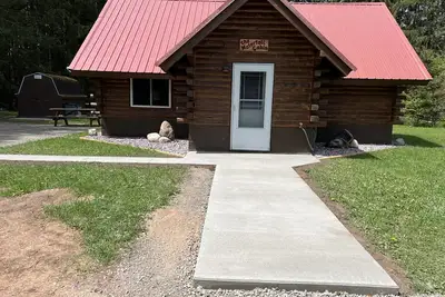 Image de Waterfall Cabin - Pictured Rocks Lodging