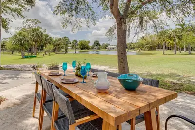 Image de Rustic Palm City Vacation Rental on Horse Farm