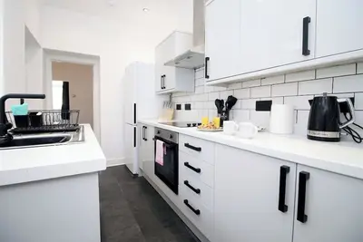 Image de 3 Bedroom House in Mountain Ash Cynon View by TĹ·SA