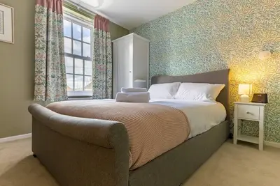 Image de Pass the Keys | The William Morris Lodge in the centre of Ludlow