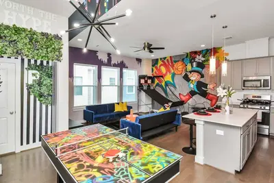 Image de Prolific FunSuite ft. Games, Comfort, & Creativity