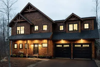 Image de Modern Mountain Riverfront Luxury Home