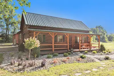 Image de Cozy cabin located close to Firekeepers Casino, Marshall, and Battle Creek