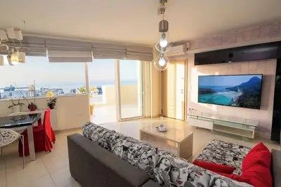 Image de Artemis family house with spectacular view