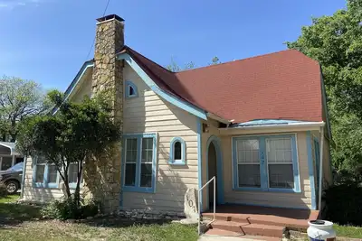 Image de Cottage near Downtown Center Point, 10 min to Kerrville & Comfort, pet-friendly
