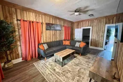 Image de Rustic Western Getaway at Hot Springs State Park!
