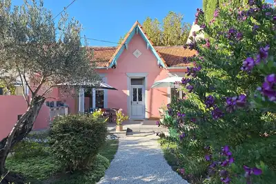 Image de Charmante maison avec terrasses et jardin clos. Proche commerces et centre