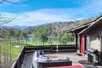 Image de Big House with Big Mtn Views, Golf & Pool Access