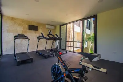 Image de Intimate apartment w/Private Pool • Moots 201