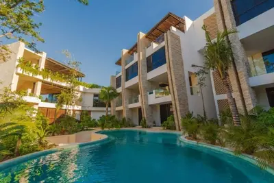 Image de Intimate apartment w/Private Pool • Moots 204